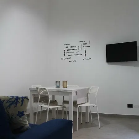 Tra Mare E Profumi Apartment